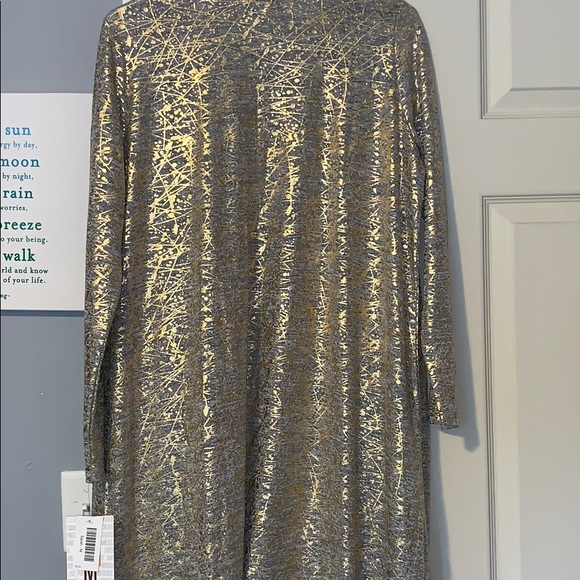 Medium LulaRoe Sarah from Elegant Collection - Picture 5 of 8
